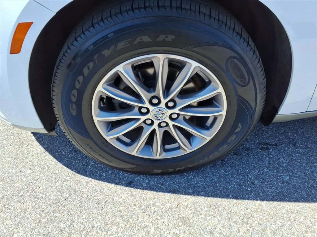 Used 2024 Buick Enclave Premium image 11