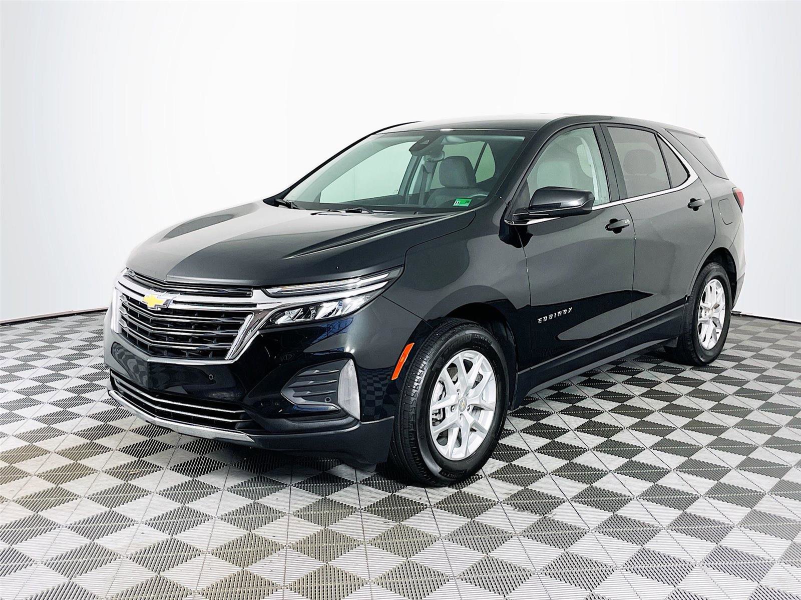 Certified 2024 Chevrolet Equinox LT image 3