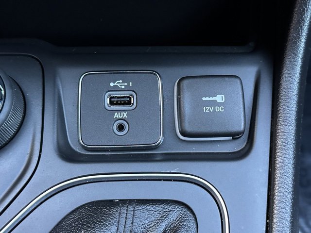 Used 2020 Jeep Cherokee Latitude w/ Cold Weather Group image 35