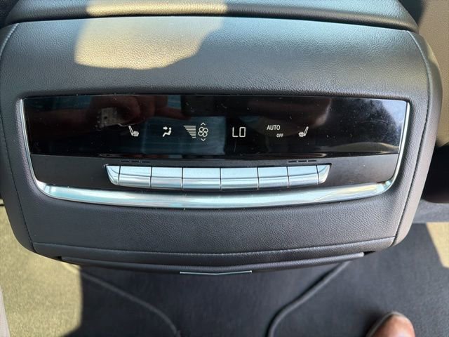 Used 2021 Cadillac Escalade Premium Luxury image 22