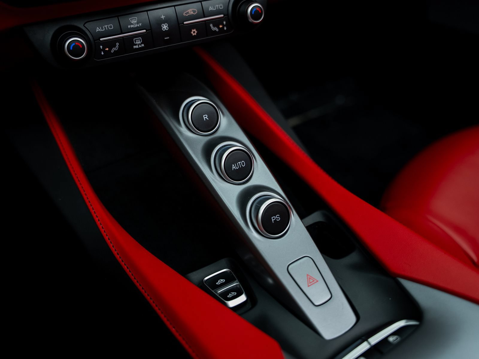 Used 2019 Ferrari Portofino RWD image 52