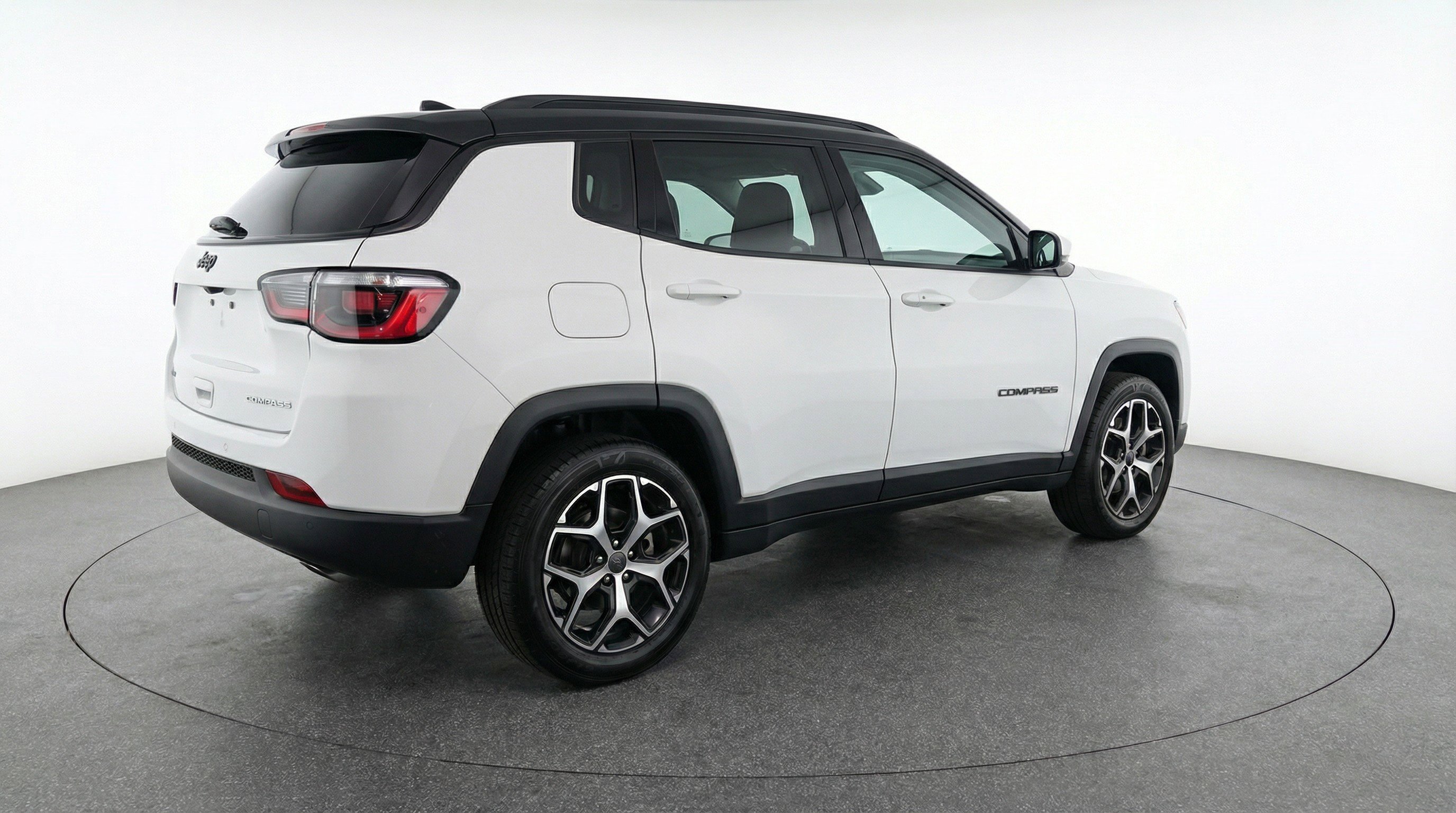 Used 2025 Jeep Compass Limited image 9