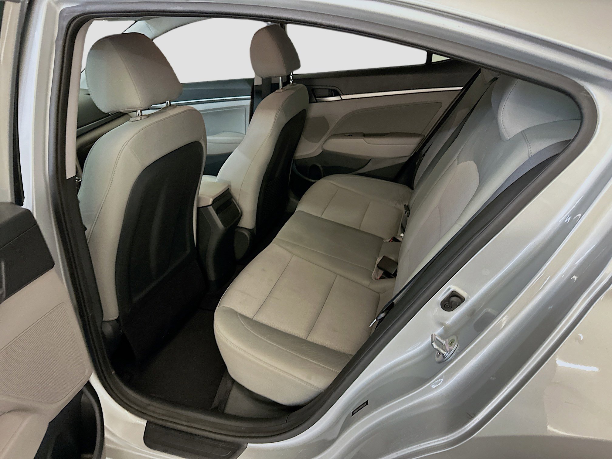 Used 2017 Hyundai Elantra SE w/ SE A/T Tech Package 03 image 28