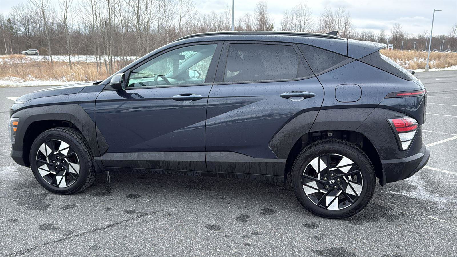 Certified 2025 Hyundai Kona SEL image 9