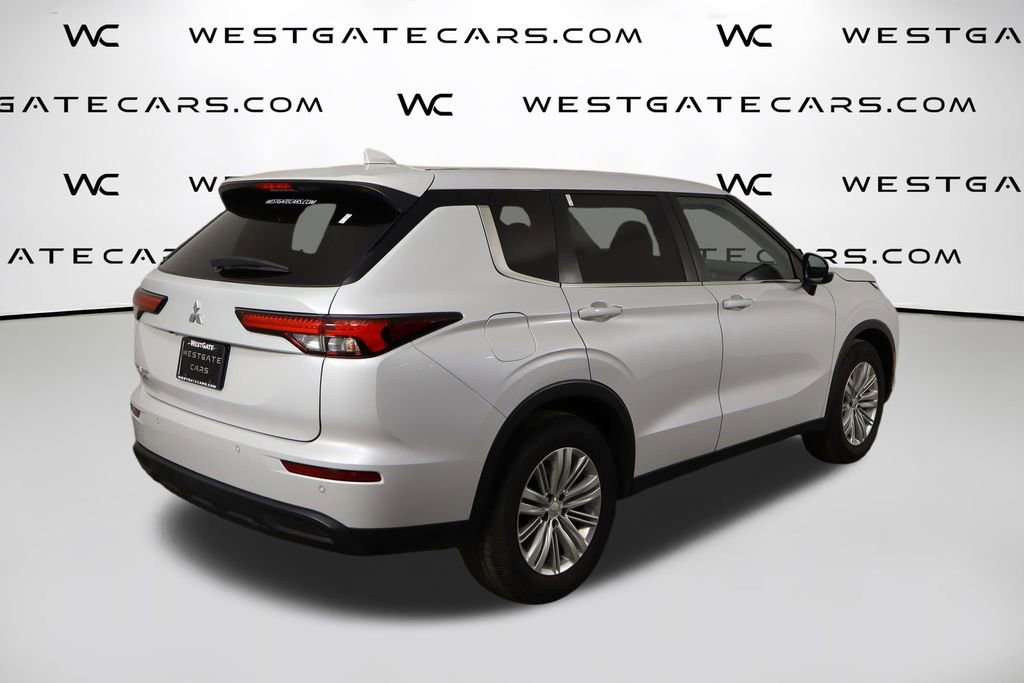 Used 2024 Mitsubishi Outlander ES image 47
