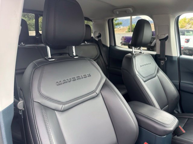 Used 2025 Ford Maverick Lariat w/ Black Appearance Package AWD/4WD image 16