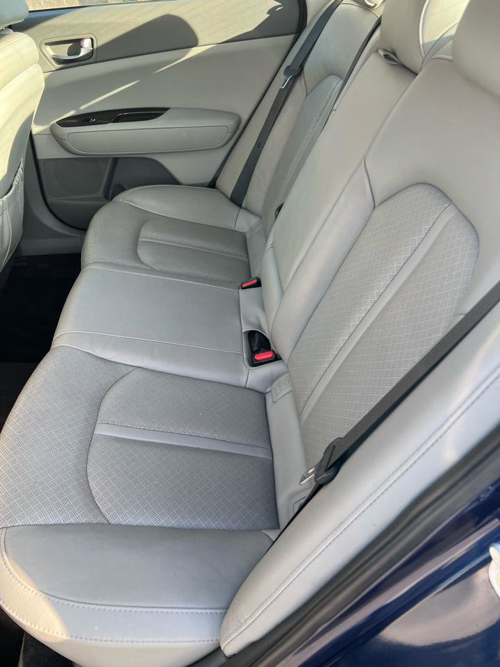 Used 2018 Kia Optima EX w/ Premium Package image 9