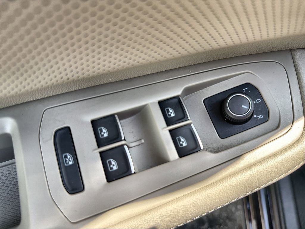 Used 2024 Volkswagen Atlas SE image 15