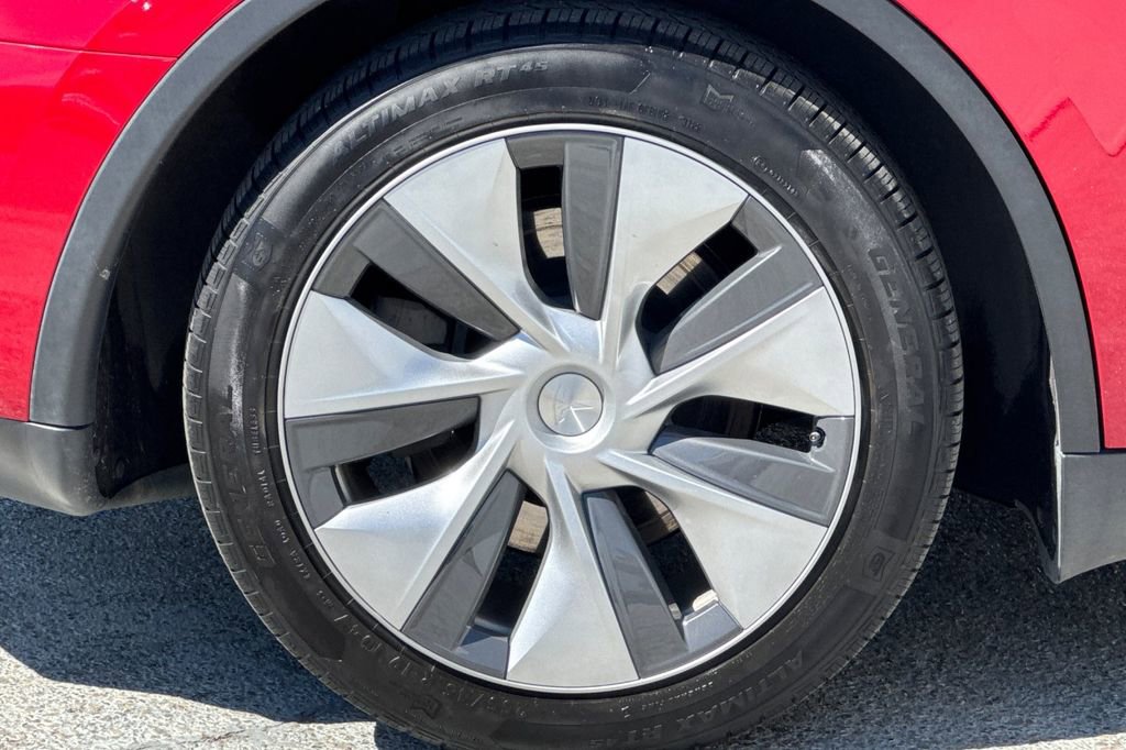 Used 2023 Tesla Model Y Long Range image 24
