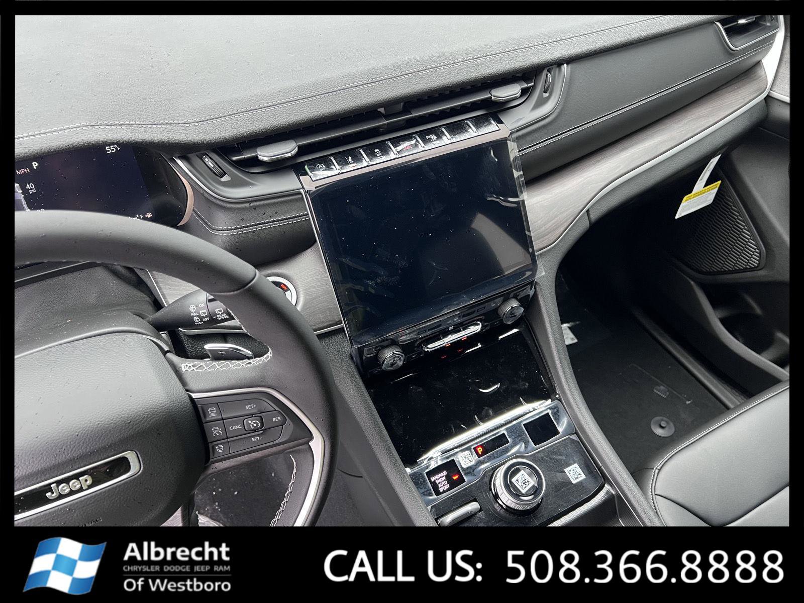 New 2025 Jeep Grand Cherokee Limited w/ Trailer Tow Package image 22