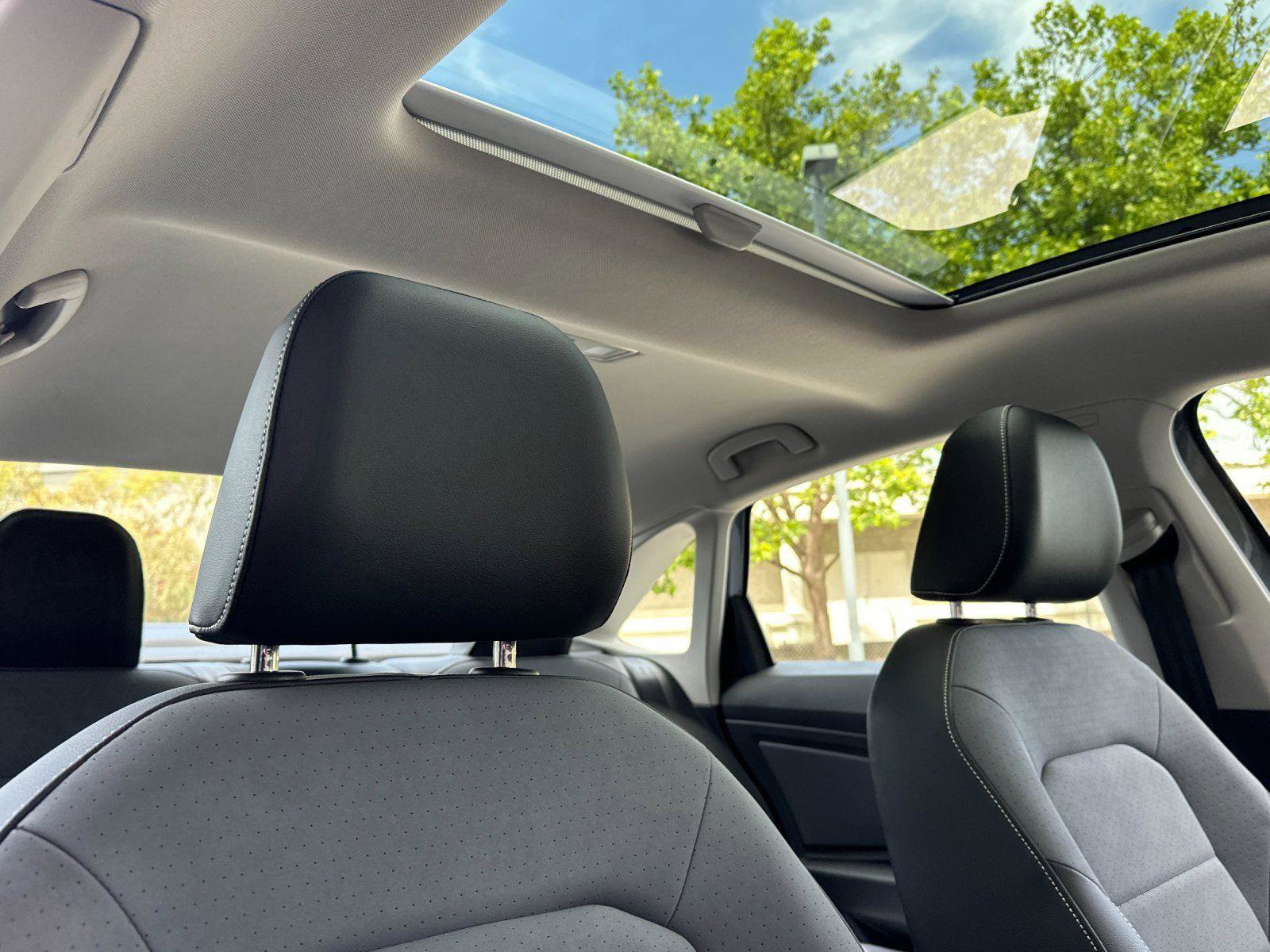 New 2026 Volkswagen Jetta SE FWD image 15