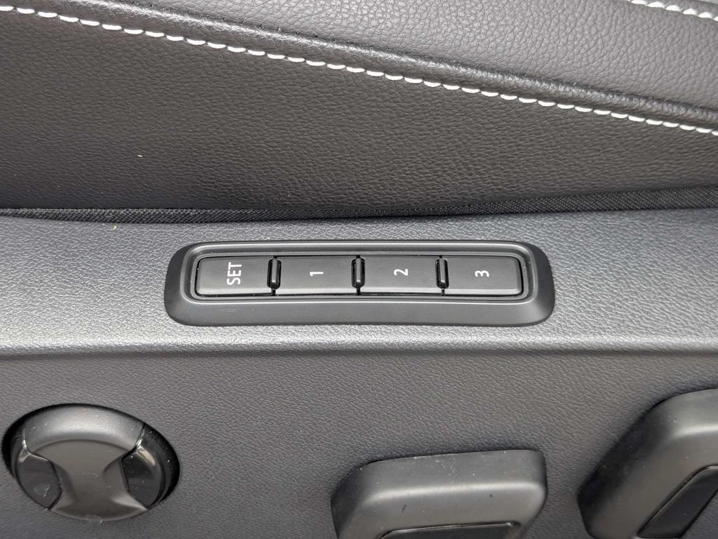 Certified 2026 Volkswagen Jetta SEL FWD image 29