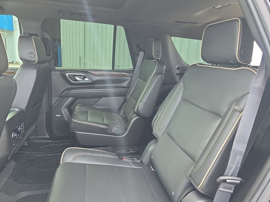 Used 2021 Chevrolet Tahoe Premier w/ Premium Package AWD/4WD image 19