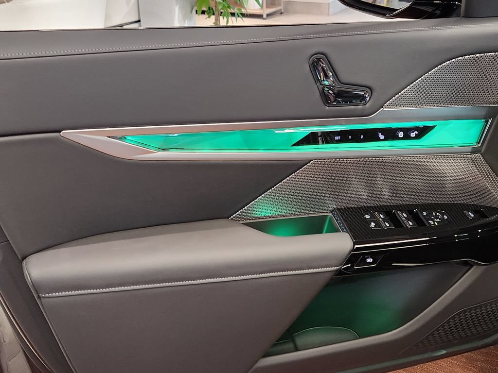 New 2026 BMW 740i xDrive AWD/4WD image 8