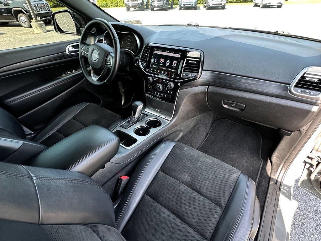 Used 2020 Jeep Grand Cherokee Altitude AWD/4WD image 15