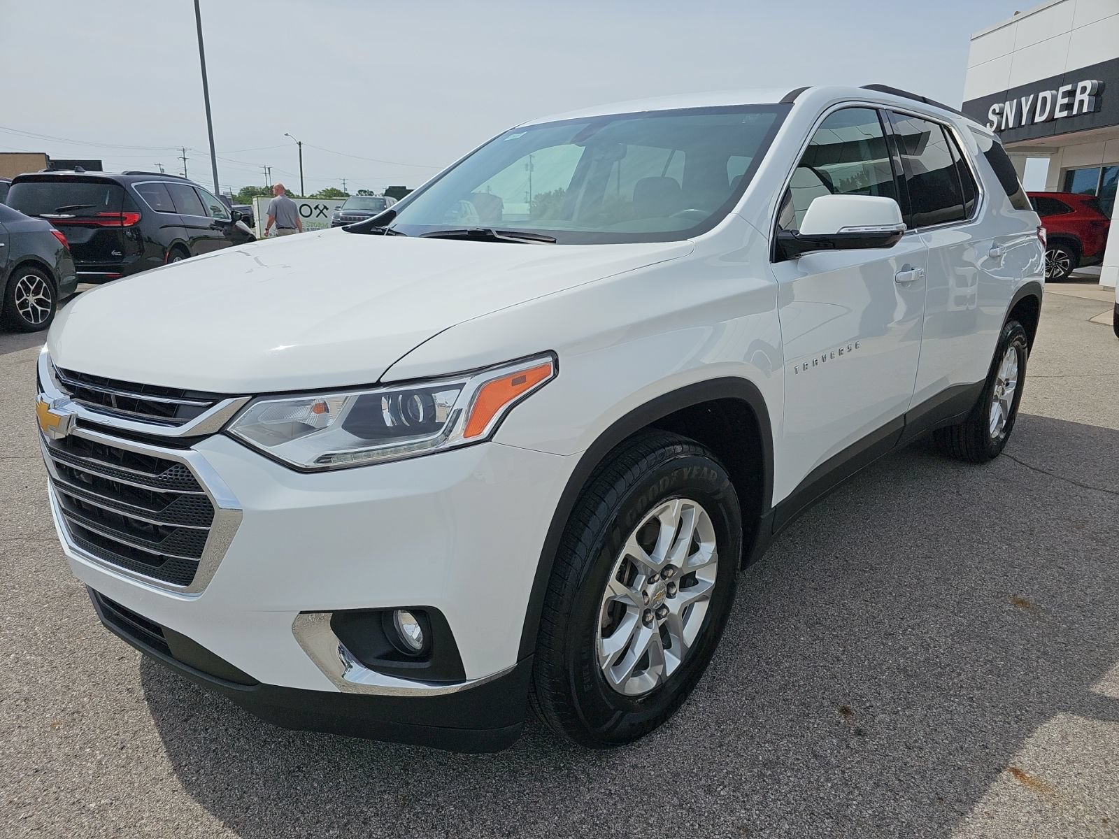 Used 2019 Chevrolet Traverse LT FWD image 3
