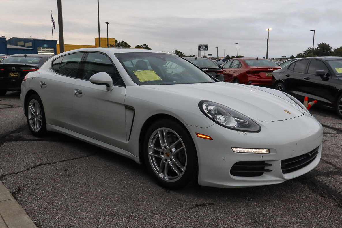 Used 2016 Porsche Panamera Edition image 3
