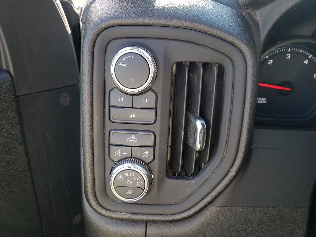 Used 2021 GMC Sierra 2500 4x4 Crew Cab w/ Gooseneck/5TH Wheel Package image 23