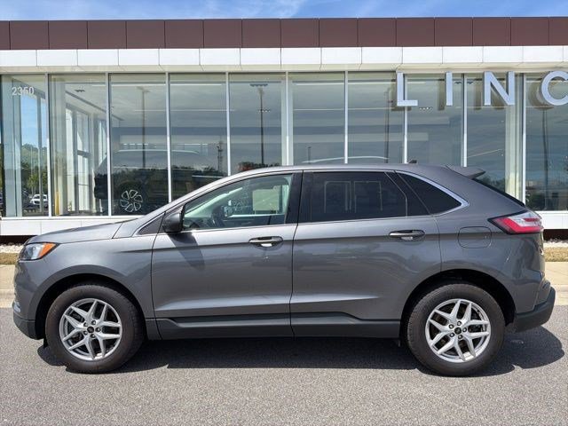 Used 2024 Ford Edge SEL image 2