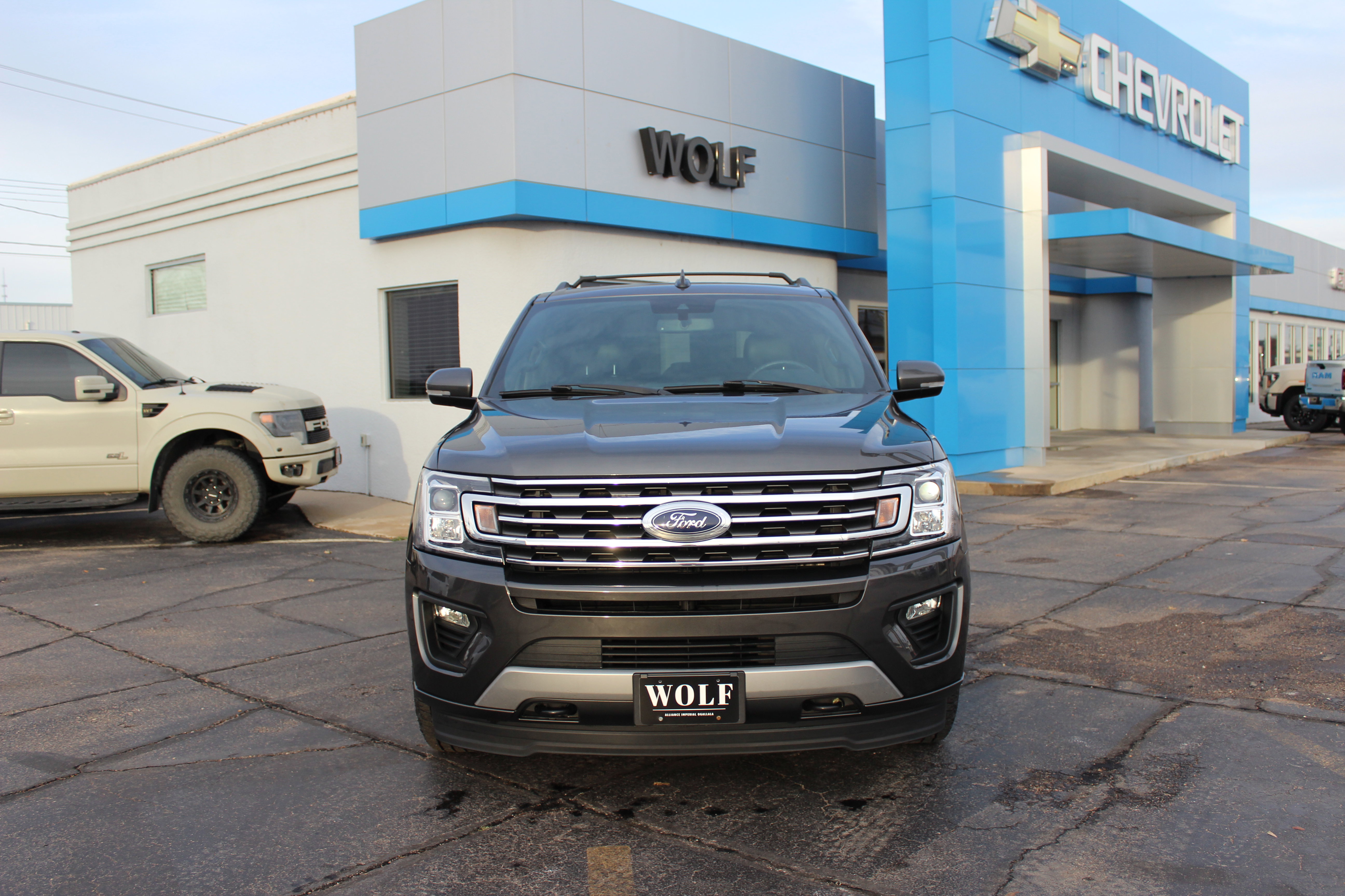 Used 2020 Ford Expedition XLT w/ Equipment Group 202A image 2