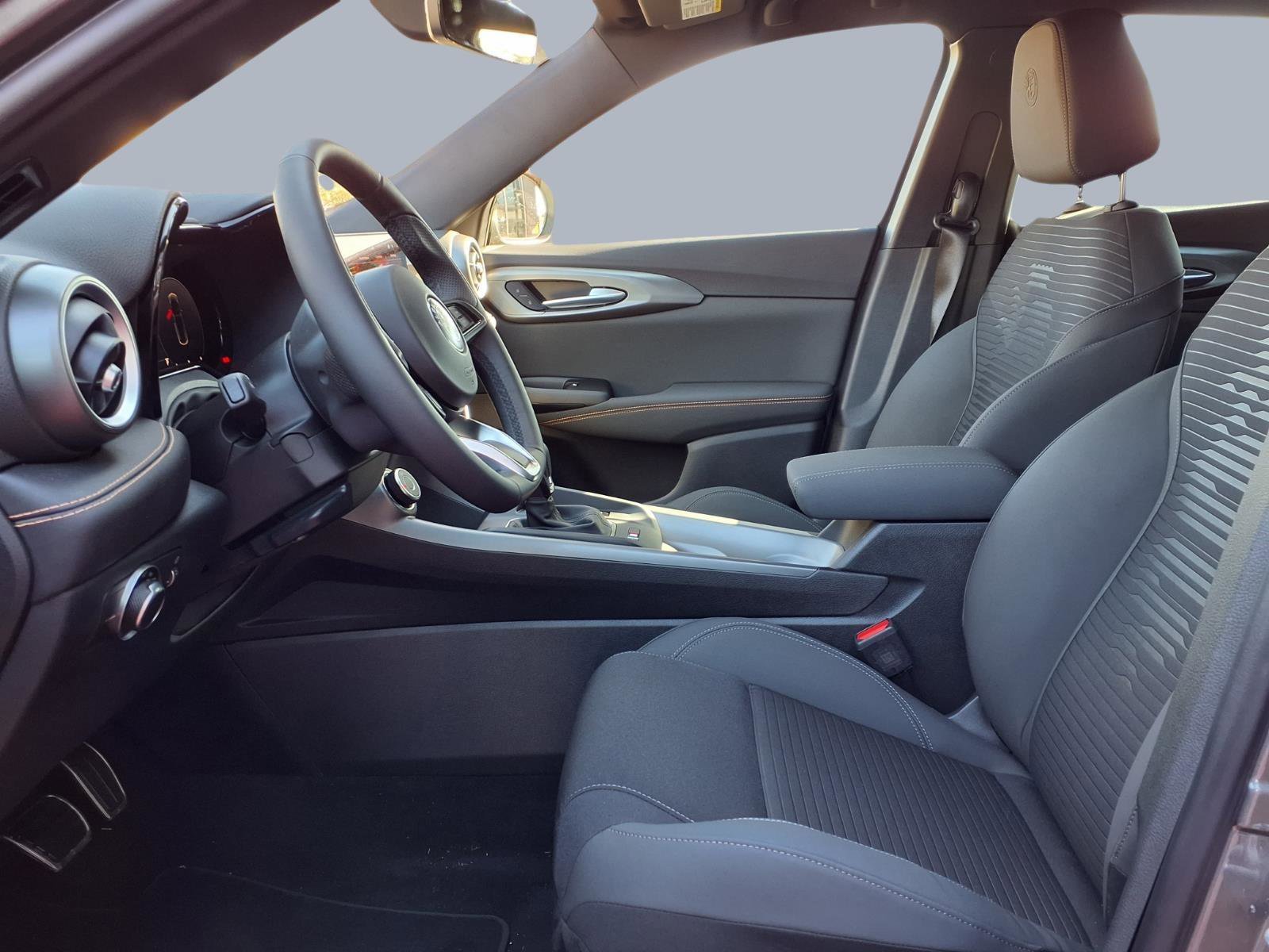 New 2026 Alfa Romeo Tonale Sprint image 8