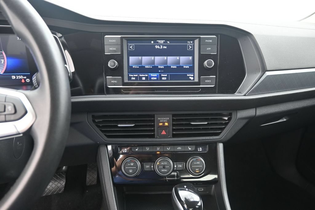 Used 2024 Volkswagen Jetta SE FWD image 12