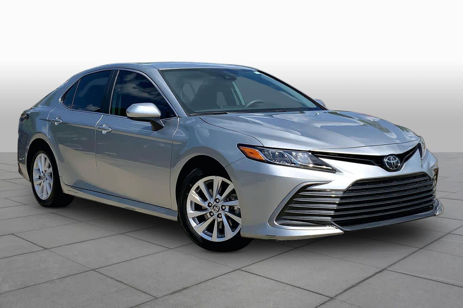 Used 2023 Toyota Camry LE FWD image 3