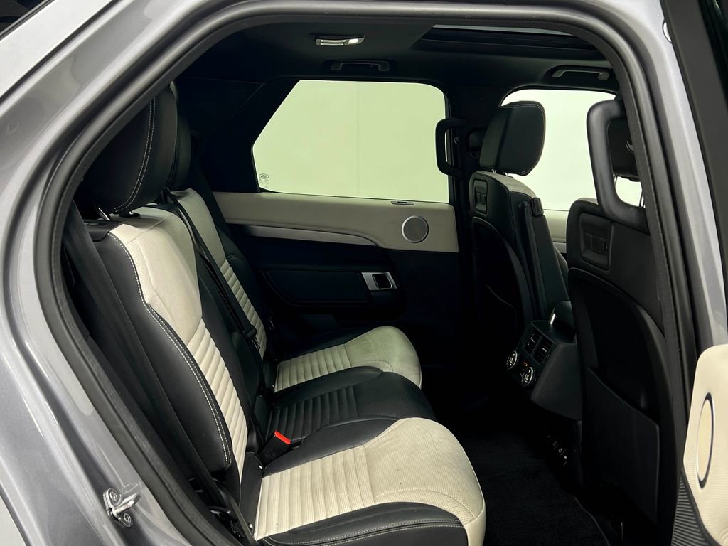Used 2021 Land Rover Discovery S R-Dynamic image 34