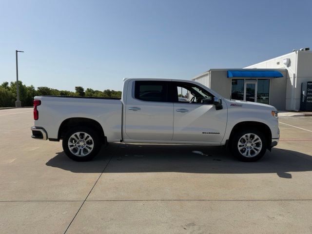 Used 2022 Chevrolet Silverado 1500 LTZ w/ LTZ Convenience Package II AWD/4WD image 2