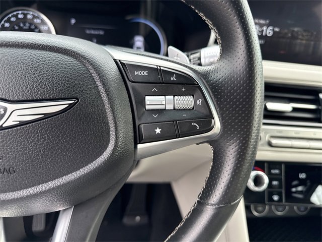 Used 2025 Genesis G70 2.5T image 22