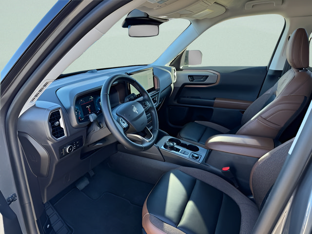 Used 2025 Ford Bronco Sport Outer Banks w/ Outer Banks Tech Package+ AWD/4WD image 4