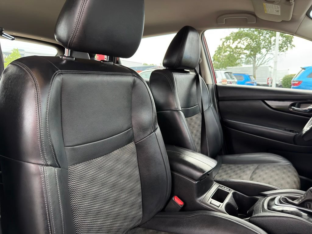 Used 2022 Nissan Rogue Sport SV w/ Technology Package AWD/4WD image 35