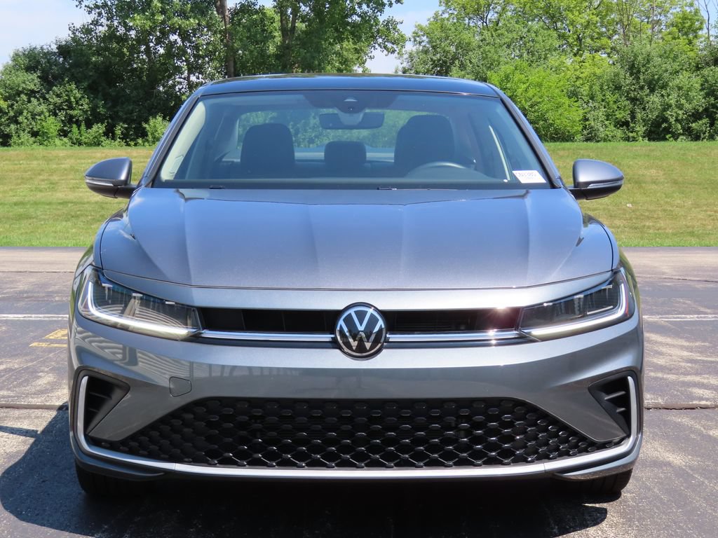 Used 2025 Volkswagen Jetta SEL FWD image 13