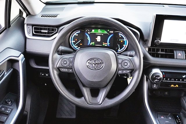 Used 2025 Toyota RAV4 LE image 19