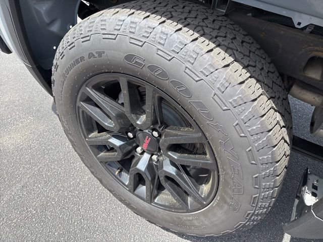 Used 2024 GMC Sierra 1500 Elevation image 10