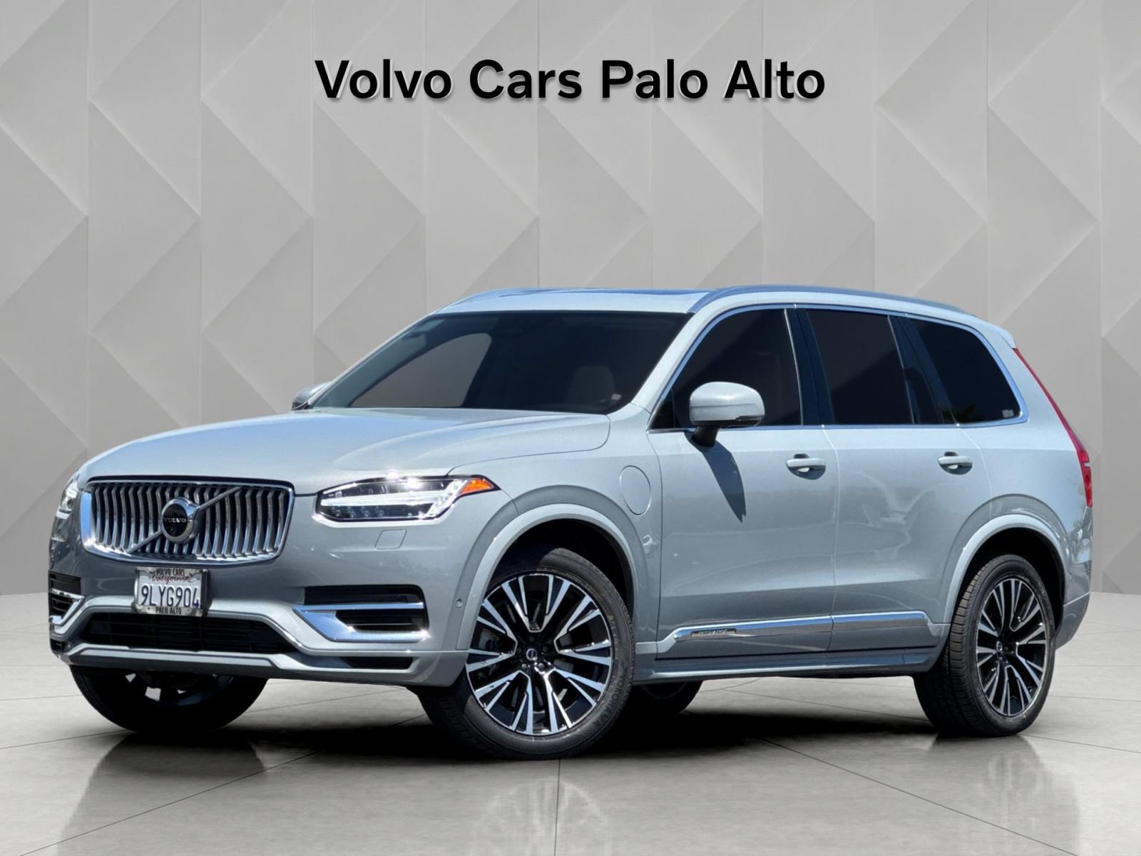 Certified 2024 Volvo XC90 T8 Plus w/ Protection Package Premier AWD/4WD image 2