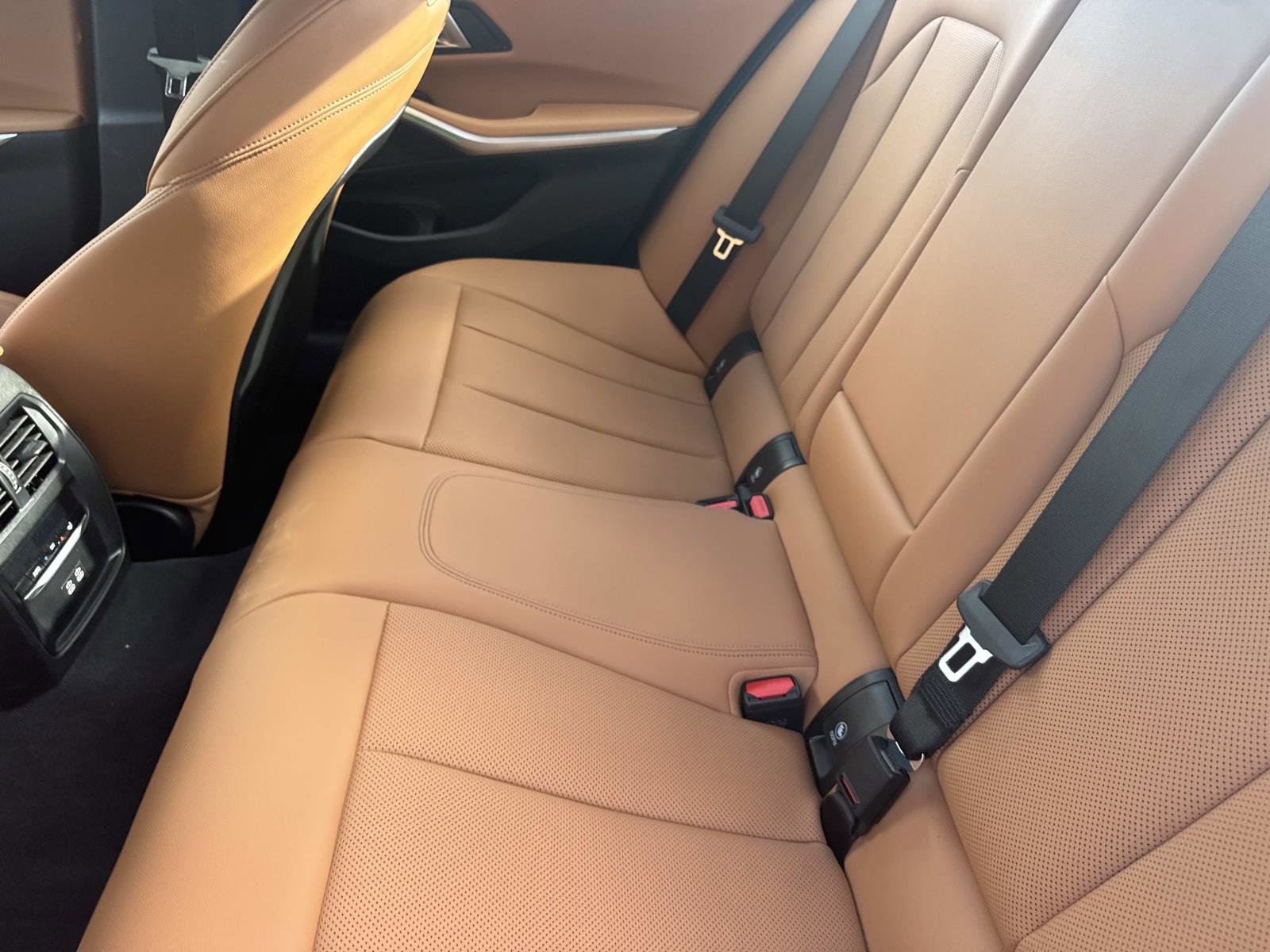 Certified 2025 BMW 330i 330i w/ Convenience Package image 13