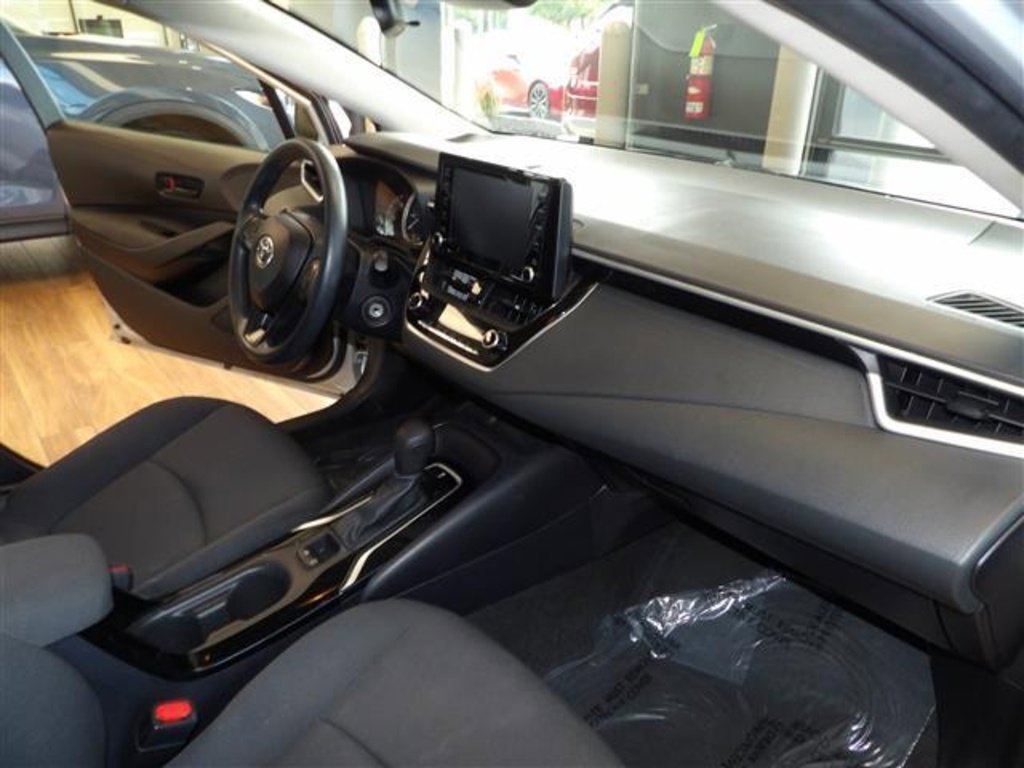 Used 2022 Toyota Corolla LE image 13