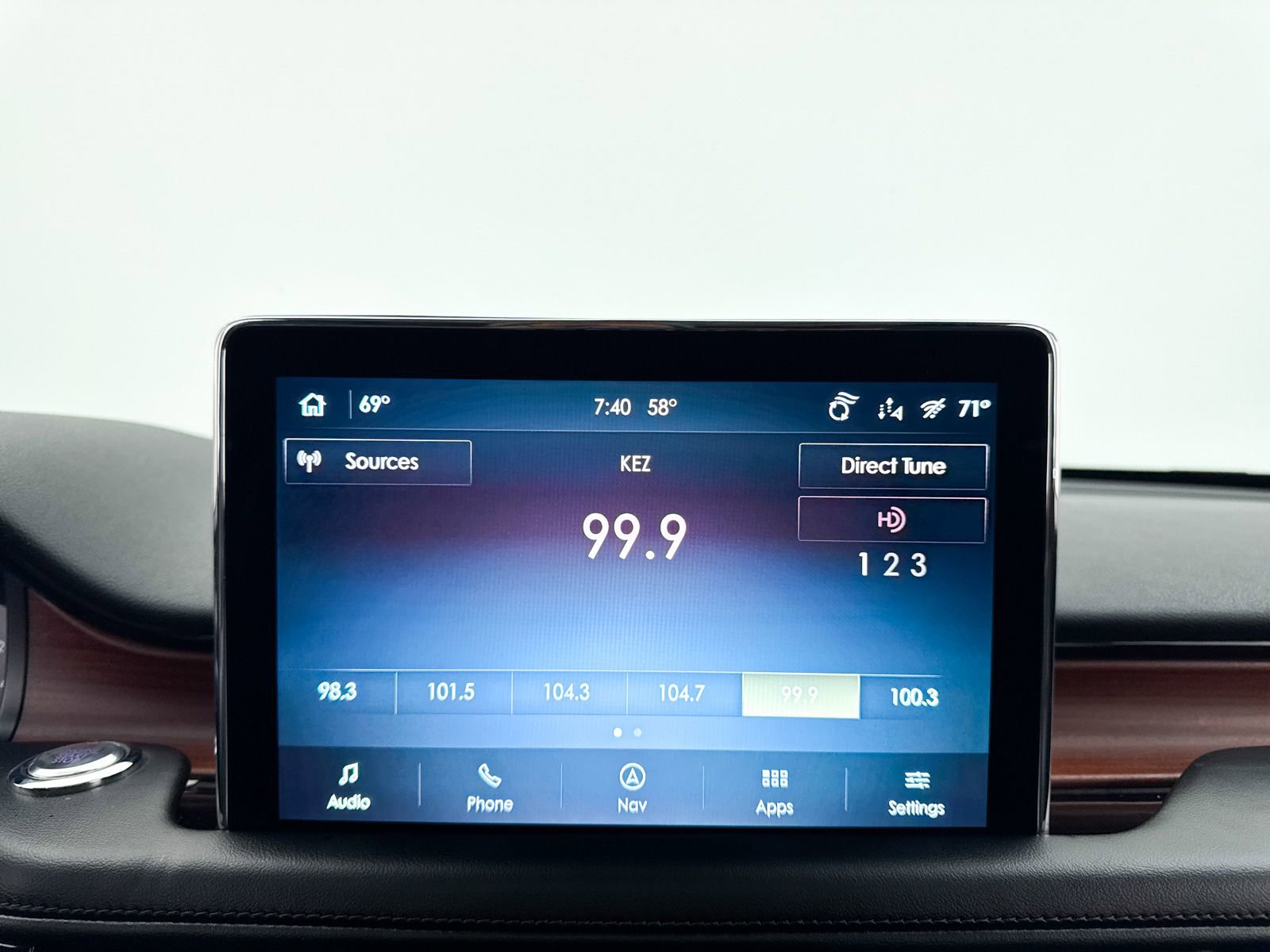 Used 2021 Lincoln Aviator Reserve w/ Equipment Group 202A image 6