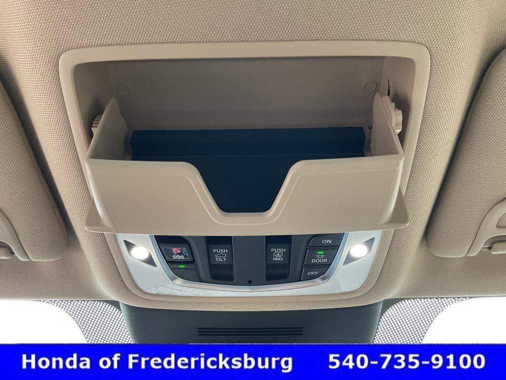 Used 2025 Acura MDX SH-AWD w/ Advance Package image 34