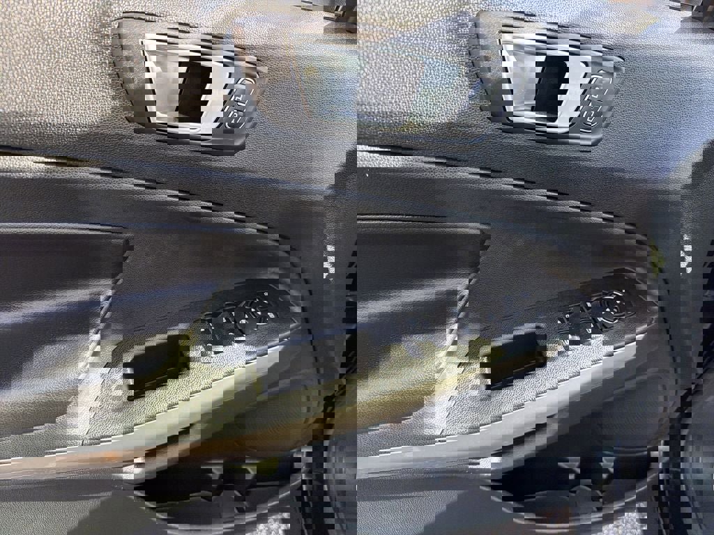 Used 2020 Ford EcoSport Titanium image 18