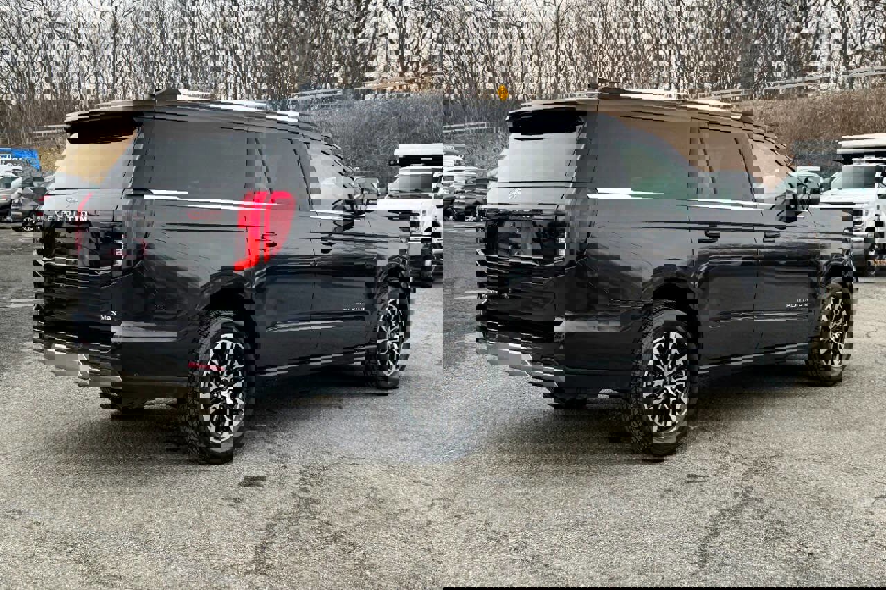 Used 2025 Ford Expedition Max Platinum image 3