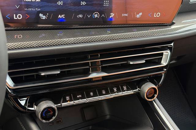 New 2027 Chevrolet Traverse Z71 w/ Enhanced Driving Package AWD/4WD image 24