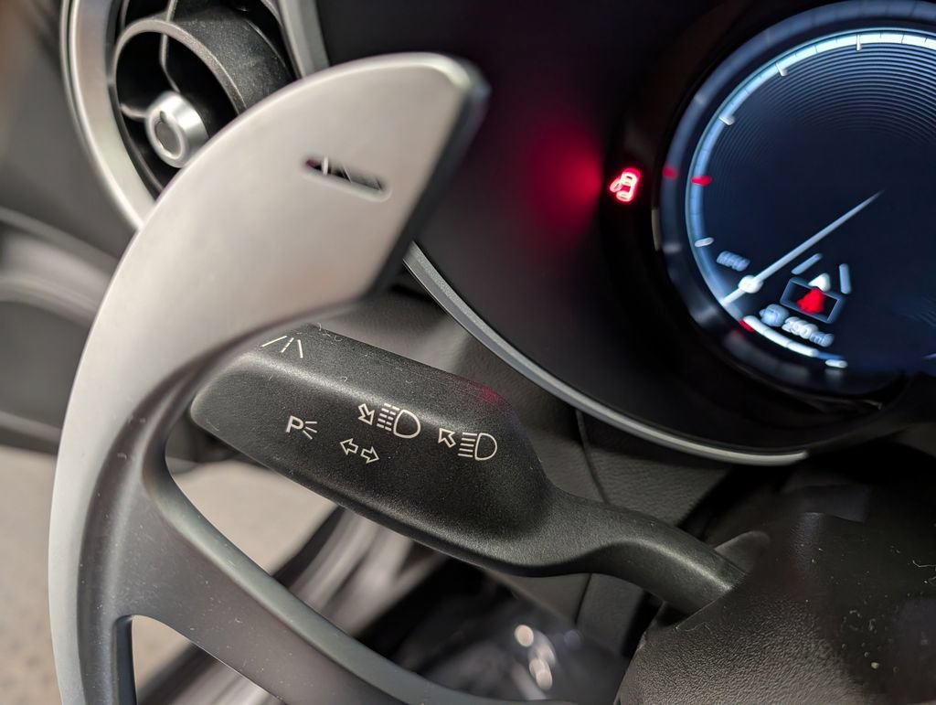 Used 2025 Alfa Romeo Giulia AWD w/ Driving Assist Package image 18