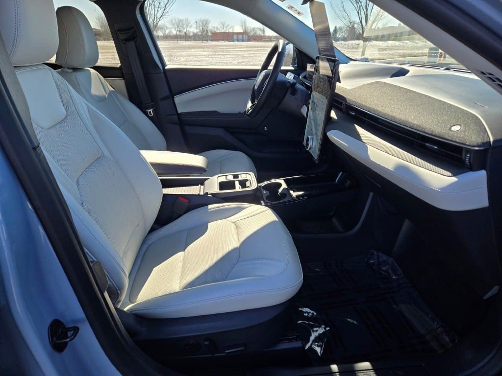 Certified 2025 Ford Mustang Mach-E Premium image 7