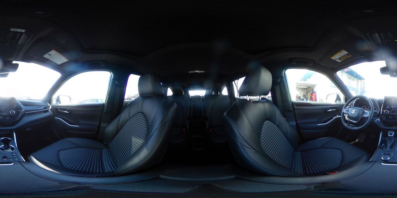 Used 2025 Toyota Highlander XSE AWD/4WD image 45