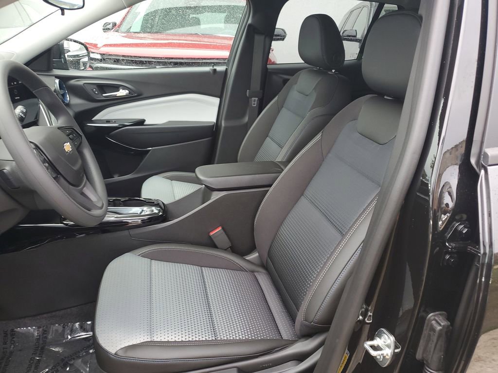 New 2026 Chevrolet Trax LT image 17