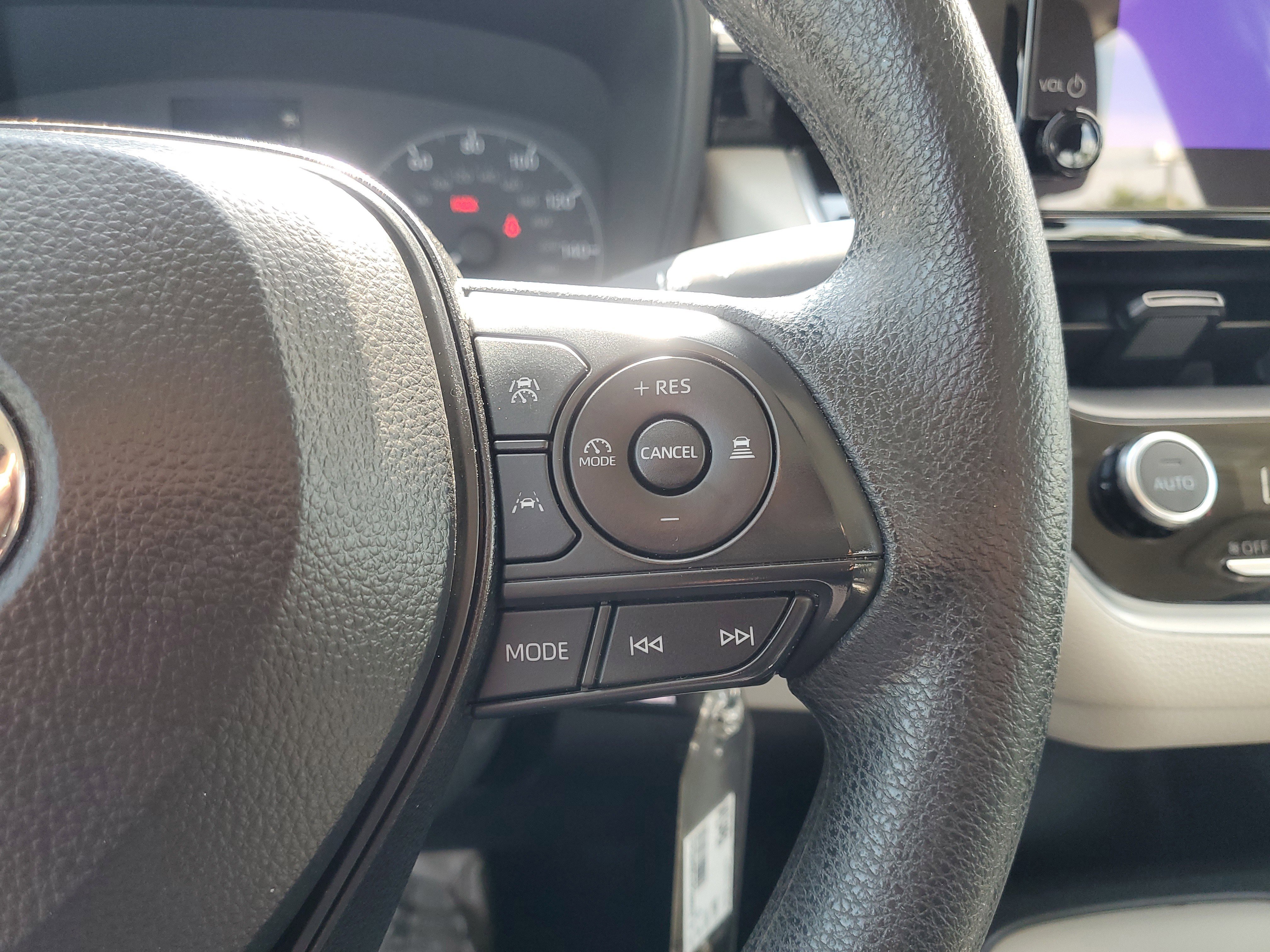 Certified 2025 Toyota Corolla LE FWD image 21
