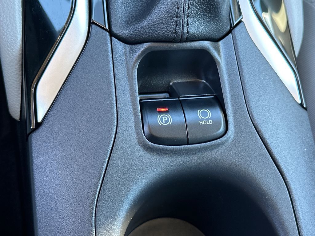 Certified 2025 Toyota Corolla Cross L image 29