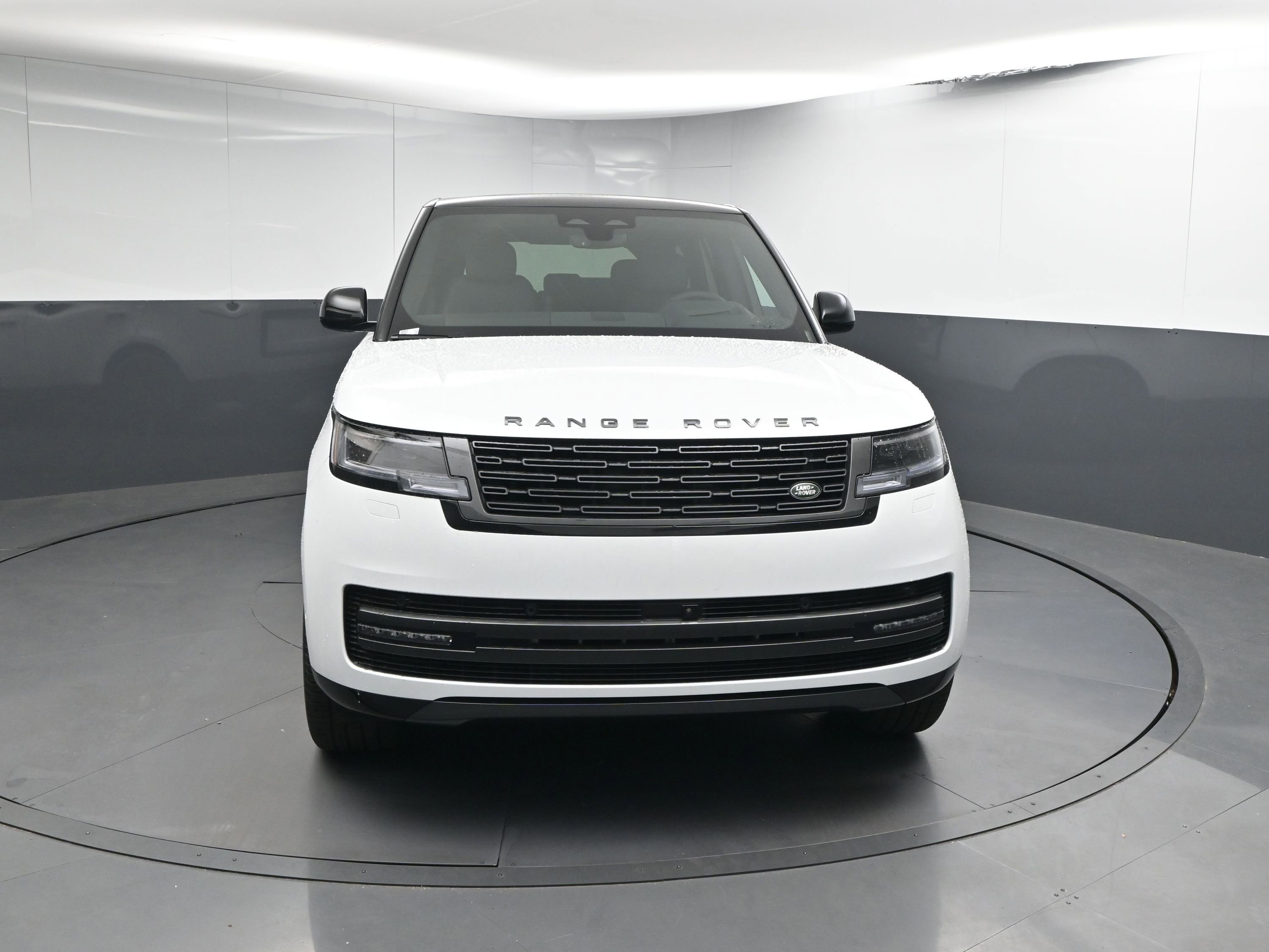 New 2025 Land Rover Range Rover SE image 24